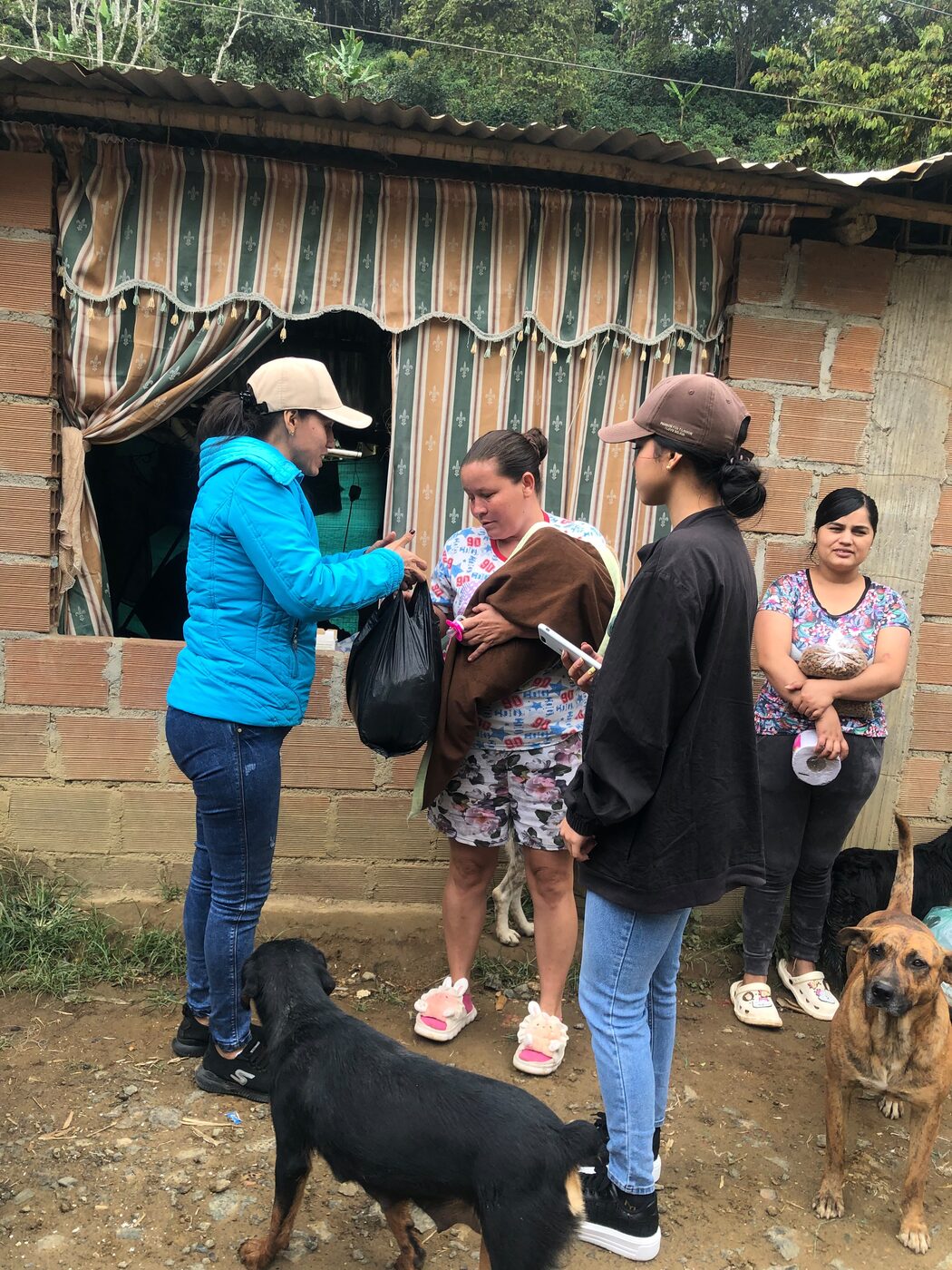 Entrega puerta a puerta en zona rural